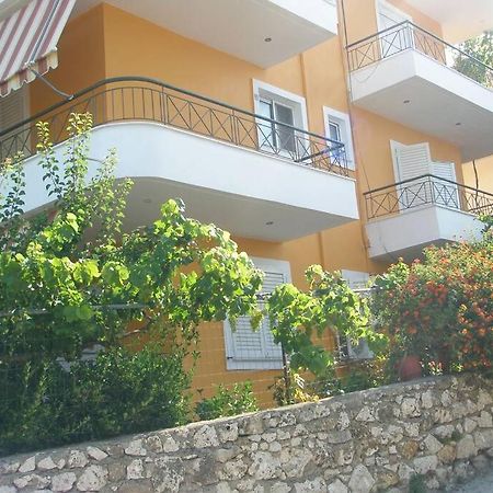 Lina'S Apartment Himare Buitenkant foto